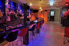 SEVEN FLASH・セブン フラッシュ - 学芸大学前駅のガールズバー 店舗写真