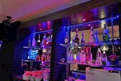 SEVEN FLASH・セブン フラッシュ - 学芸大学前駅のガールズバー 店舗写真