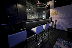 GIRLS BAR Queen Bee・クイーンビー - 向ヶ丘遊園のガールズバー 店舗写真