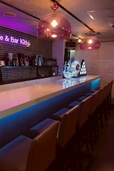 Cafe & Bar Kitty・キティ - 新横浜のガールズバー 店舗写真