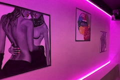 THIRTY THREE・サーティースリー - 新橋のガールズバー 店舗写真