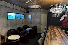 QUEEN-minis cafe-・クイーン ミニスカフェ - 神田のガールズバー 店舗写真