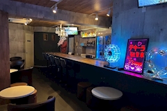 QUEEN-minis cafe-・クイーン ミニスカフェ - 神田のガールズバー 店舗写真