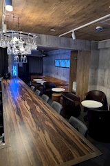 QUEEN-minis cafe-・クイーン ミニスカフェ - 神田のガールズバー 店舗写真