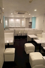 Lounge ViVi・ヴィヴィ - 堂山町のスナック 店舗写真