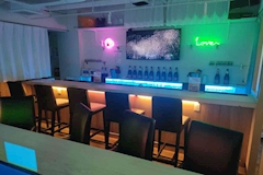 HOT HIPS・ホットヒップス - 新橋のガールズバー 店舗写真