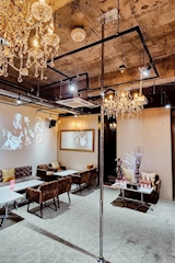 GALSBAR&LOUNGE・ギャルズバー - 池袋東口のガールズバー 店舗写真