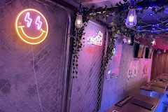 Girl’s bar Luana・ルアナ - 池袋西口のガールズバー 店舗写真