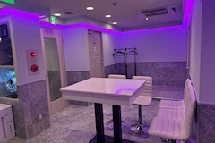 フェスティバル 裏なんば店 - 難波千日前のガールズバー 店舗写真