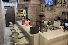 GIRLS BAR REIMS・ランス - 横浜西口のガールズバー 店舗写真
