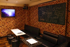 Girls BAR Flora・フローラ - 広島市（流川）のガールズバー 店舗写真