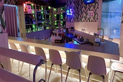 Tropical Paradise Bar Flamingo・フラミンゴ - 鹿児島県・天文館のガールズバー 店舗写真