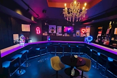 CAFE&BAR mgrry 津田沼店・ミリー - 津田沼駅北口のガールズバー 店舗写真