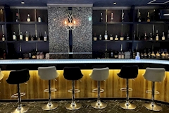 Ladies Bar M・レディースバーエム - 武蔵小杉駅南口のガールズバー 店舗写真