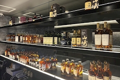 Club 翠蓮・スイレン - ミナミのラウンジ/クラブ 店舗写真