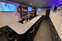 Revoir・ルヴォワール - 西中島のガールズバー 店舗写真