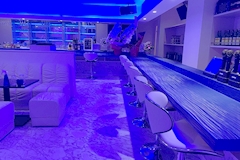GIRLS LOUNGE Alice・アリス - 鶴ヶ島西口のパブ/スナック 店舗写真