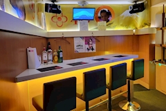 朝昼ガールズバー  4U・フォーユー  - 京王井の頭線渋谷駅西口の朝・昼ガールズバー 店舗写真