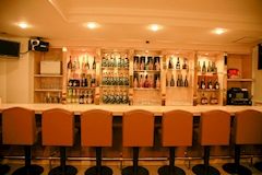 オオカミちゃん - 三宮のガールズバー 店舗写真