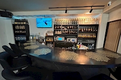 Queen Bee・クィーンビー - 西田辺のスナック 店舗写真