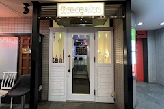 Honey Bee・ハニービー - 仙台・国分町のガールズバー 店舗写真