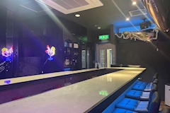 OL cafe & BARまるのうち・マルノウチ - 新井薬師前のガールズバー 店舗写真