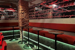 GIRLS BAR ALICE・アリス - 船橋のガールズバー 店舗写真