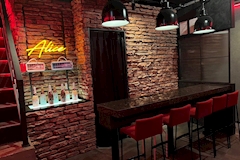 GIRLS BAR ALICE・アリス - 船橋のガールズバー 店舗写真