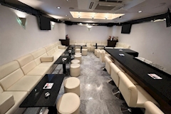 LUANA・ルアナ - 祇園のガールズバー 店舗写真