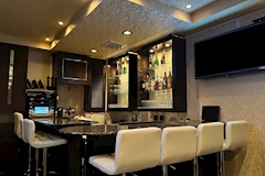 LUANA・ルアナ - 祇園のガールズバー 店舗写真