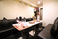 Lounge 月 - 岡山市(中央町)のスナック 店舗写真