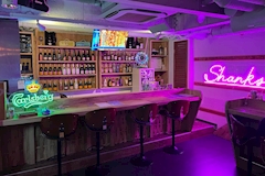 GIRLS BAR shanks・シャンクス - 歌舞伎町の朝・昼ガールズバー 店舗写真