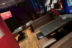 Honey White・ハニーホワイト - ミナミのスナック 店舗写真