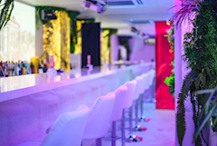 GIRLS BAR SHIRO・シロ - 湯島・上野のガールズバー 店舗写真