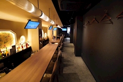 烏森バー日比谷口店・カラスモリバーヒビヤグチテン - 新橋のガールズバー 店舗写真