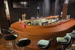 GIRLS BAR Roys・ロイズ - 長崎市・思案橋のガールズバー 店舗写真