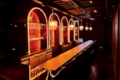 B4 赤坂店・ビーフォー - 赤坂・赤坂見附のガールズバー 店舗写真