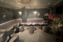 華美月・ハナミズキ - 神田のパブ/スナック 店舗写真