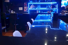 GIRL's BAR 撫子・ナデシコ - 神田のガールズバー 店舗写真