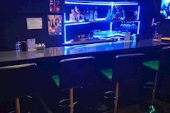 GIRL's BAR 撫子・ナデシコ - 神田のガールズバー 店舗写真