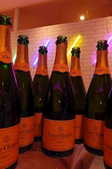 Girls Bar Lucy・ルーシー - 四ツ谷のガールズバー 店舗写真