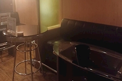 Bar Raise・バー レイズ - 京橋のガールズバー 店舗写真