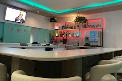 GIRL'S BAR A-SIDE・エーサイド - 天久保のガールズバー 店舗写真