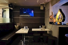 V Club・ブイクラブ - 上野・湯島のパブ/スナック 店舗写真