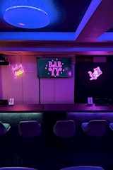 BAR YY・ワイワイ - 上野のガールズバー 店舗写真