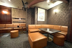 錦 スナック・レイズ 店舗写真