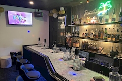 パラダイス - 小倉・鍛冶町のインターナショナルパブ 店舗写真