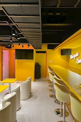 3年B組 宗右衛門校 - ミナミのガールズバー 店舗写真