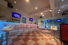 GIRLS BAR Lacus・ラクス - 町田のガールズバー 店舗写真