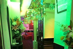 Philippine Pub BANANA BOAT・バナナボート - 湯島のインターナショナルパブ 店舗写真